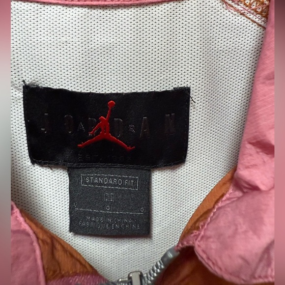 Nike Jordan Women's Windbreaker Jacket Desert Berry CU6319-680 Size L - Picture 2 of 3